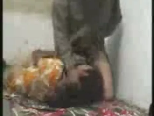 زن خانه دار بالغ بلو ...