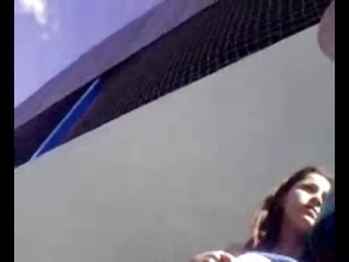 خواهر ناتنی در حال د ...